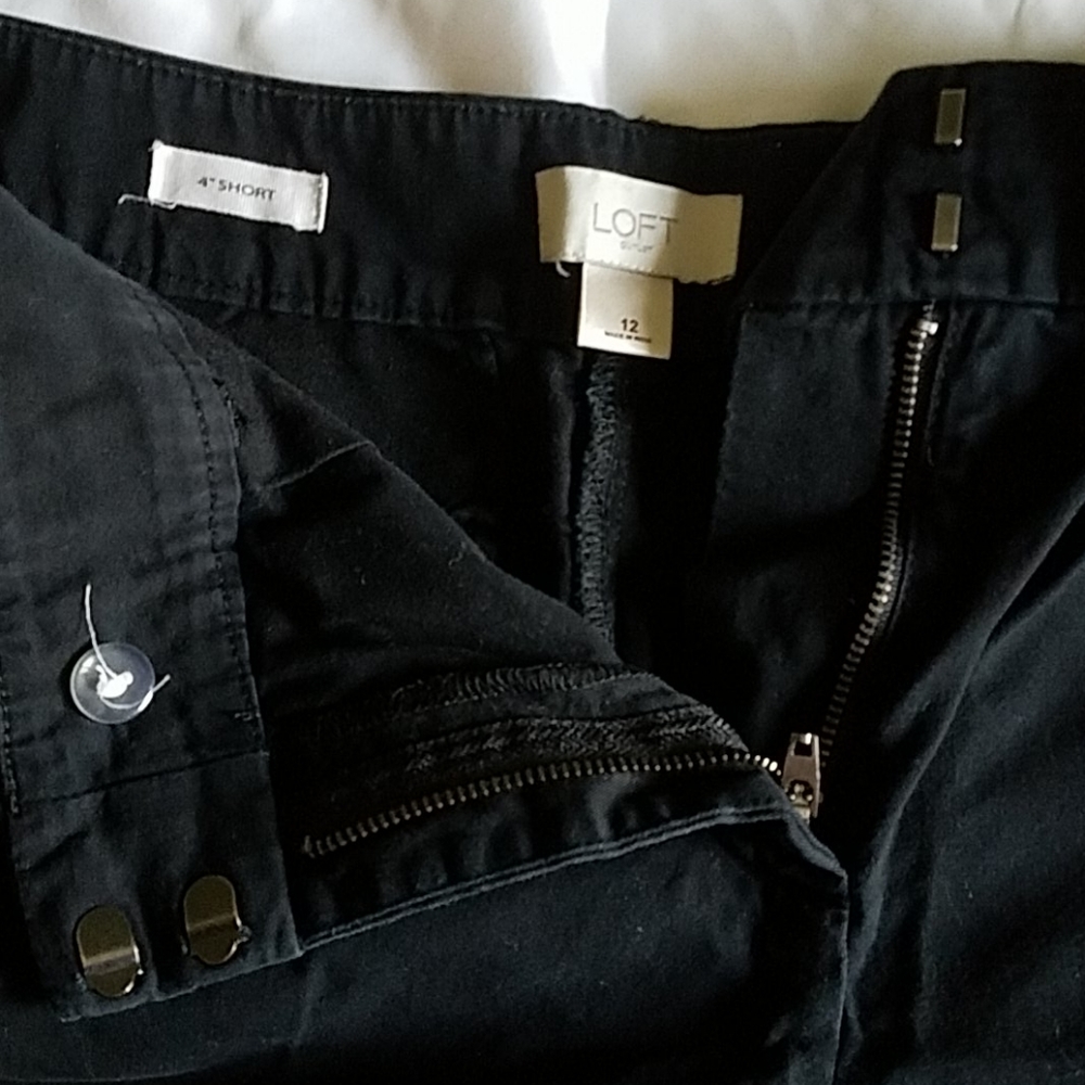 Shorts - Picture 2 of 4